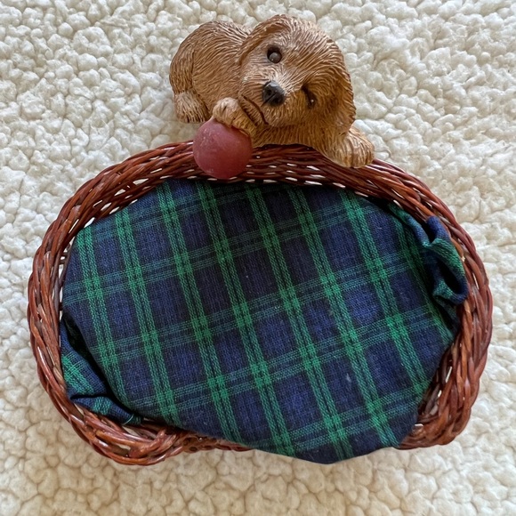 Sandra Brue Golden w/ Ball - Picture 2 of 3